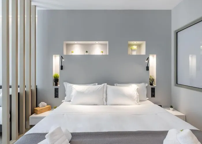 The Hostmaster Deluxe Suite