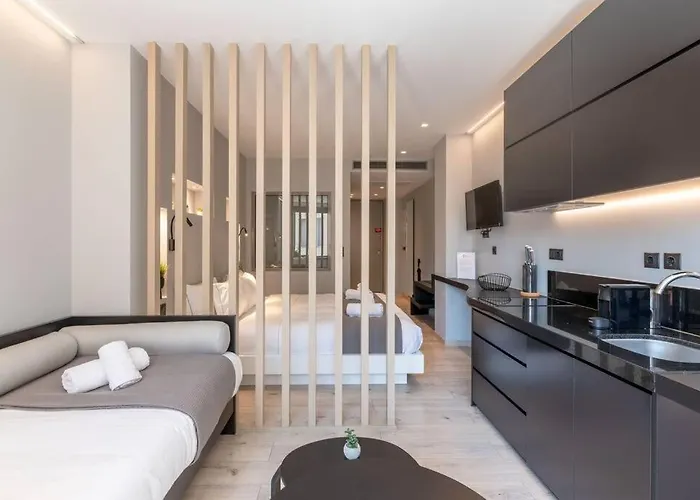 The Hostmaster Deluxe Suite