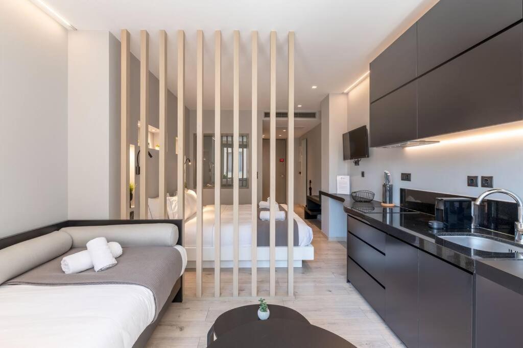 The Hostmaster Deluxe Apartment Athens